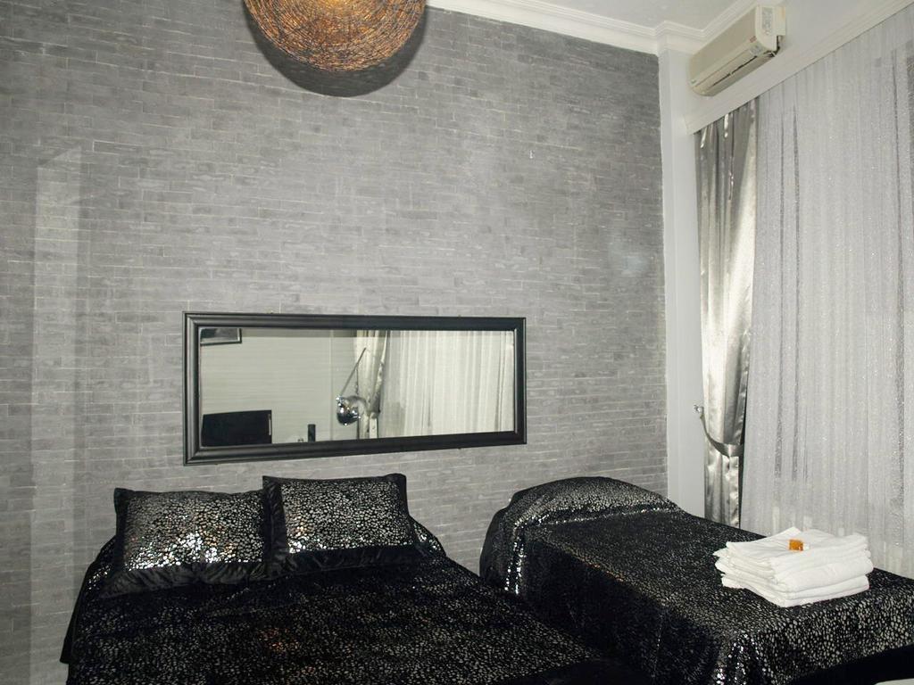 Esra Sultan Petrol Hotel อิสตันบูล ภายนอก รูปภาพ