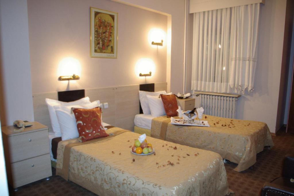Esra Sultan Petrol Hotel อิสตันบูล ภายนอก รูปภาพ