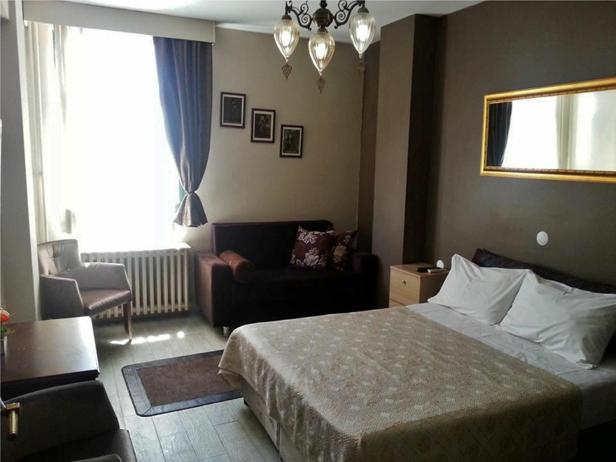 Esra Sultan Petrol Hotel อิสตันบูล ภายนอก รูปภาพ